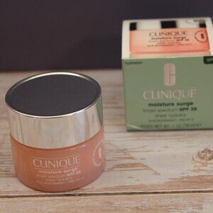 Clinique Moisture Surge Broad Spectrum SPF 28